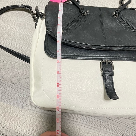 NWT EXPRESSIONS NYC Vegan Leather Large Convertible Shoulder Bag - Picture 9 of 12